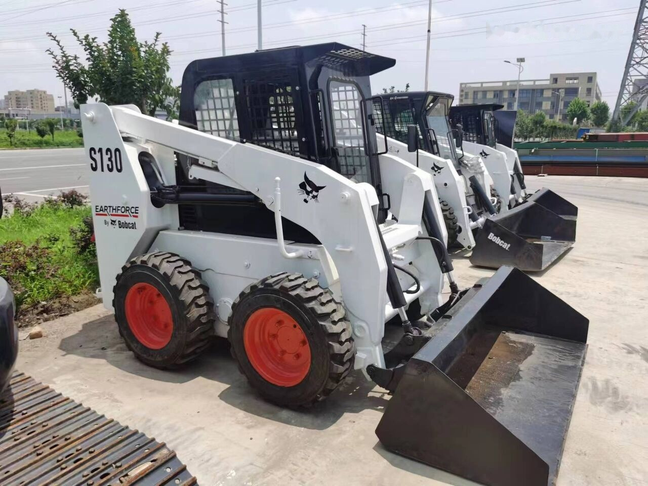 Bobcat S130 - 스키드 스티어 로더 : 사진 4 Bobcat S130 - 스키드 스티어 로더 : 사진 4