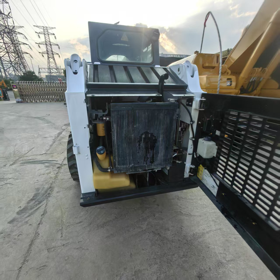 Bobcat S160 - 스키드 스티어 로더 : 사진 4 Bobcat S160 - 스키드 스티어 로더 : 사진 4