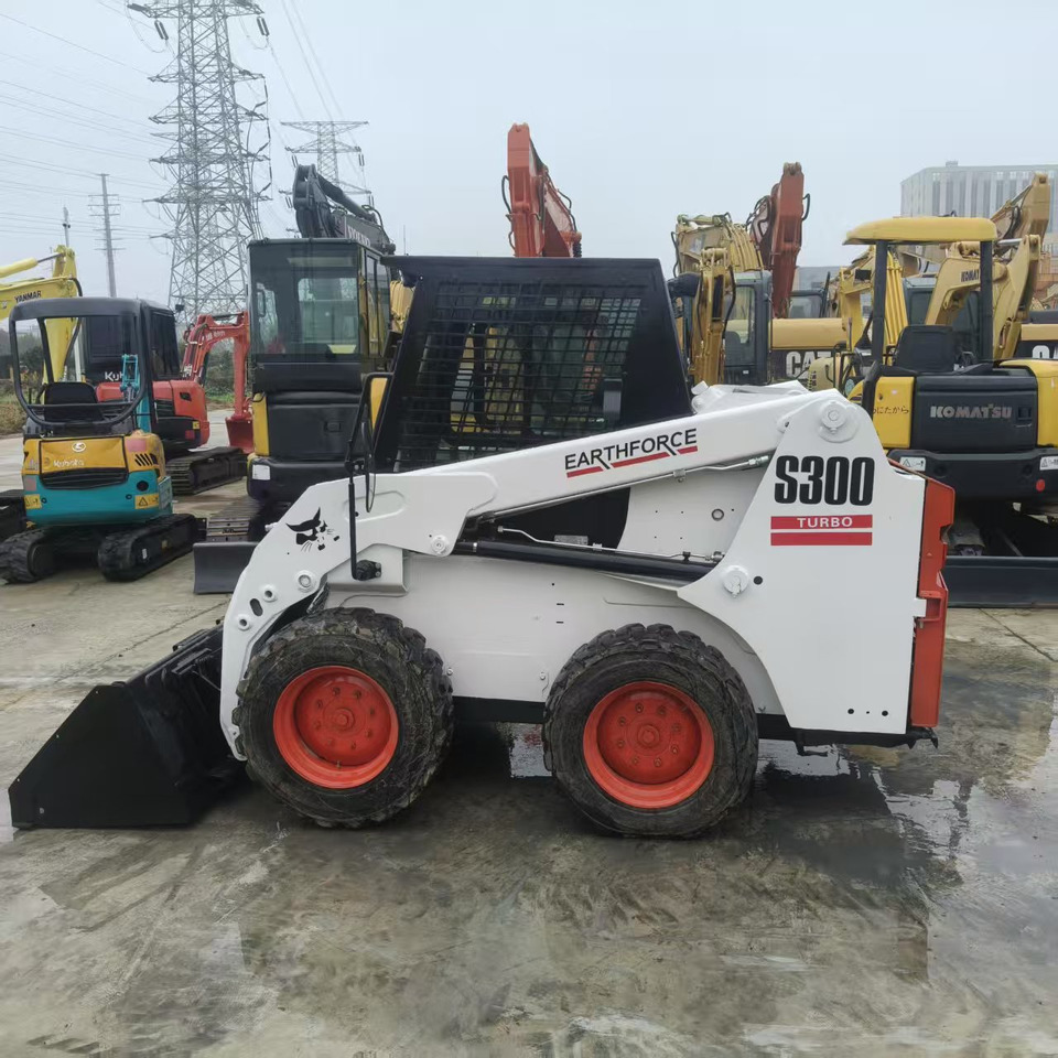 Bobcat S300 - 스키드 스티어 로더 : 사진 1 Bobcat S300 - 스키드 스티어 로더 : 사진 1