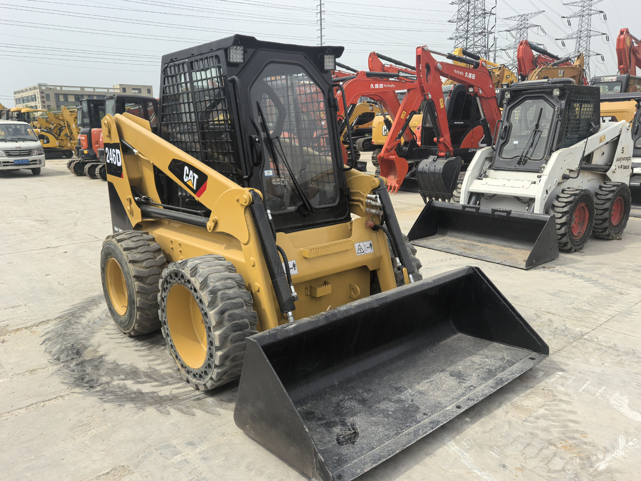 CAT 246D - 스키드 스티어 로더 : 사진 4 CAT 246D - 스키드 스티어 로더 : 사진 4