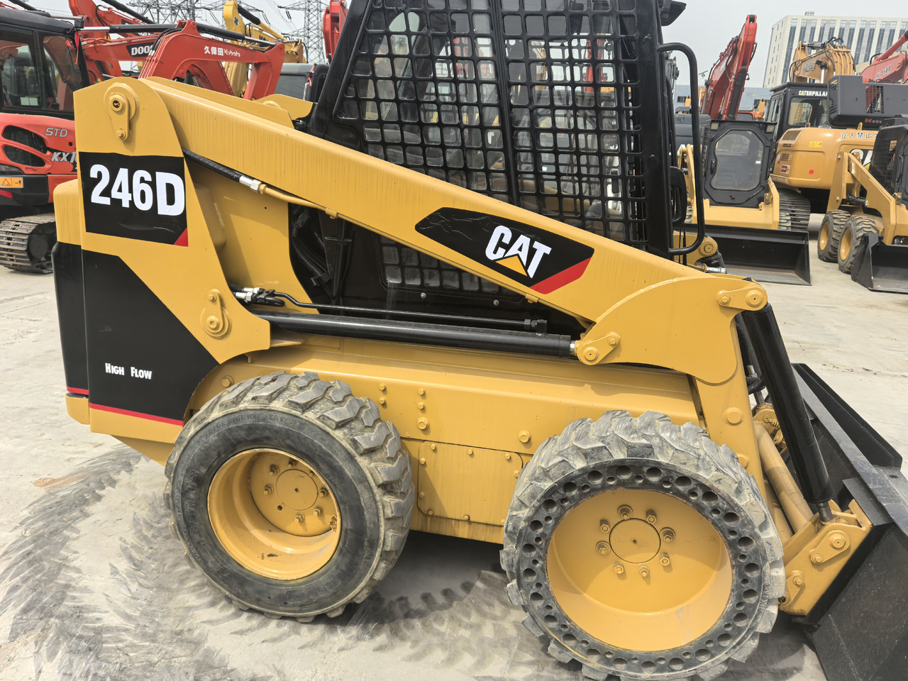 CAT 246D - 스키드 스티어 로더 : 사진 3 CAT 246D - 스키드 스티어 로더 : 사진 3