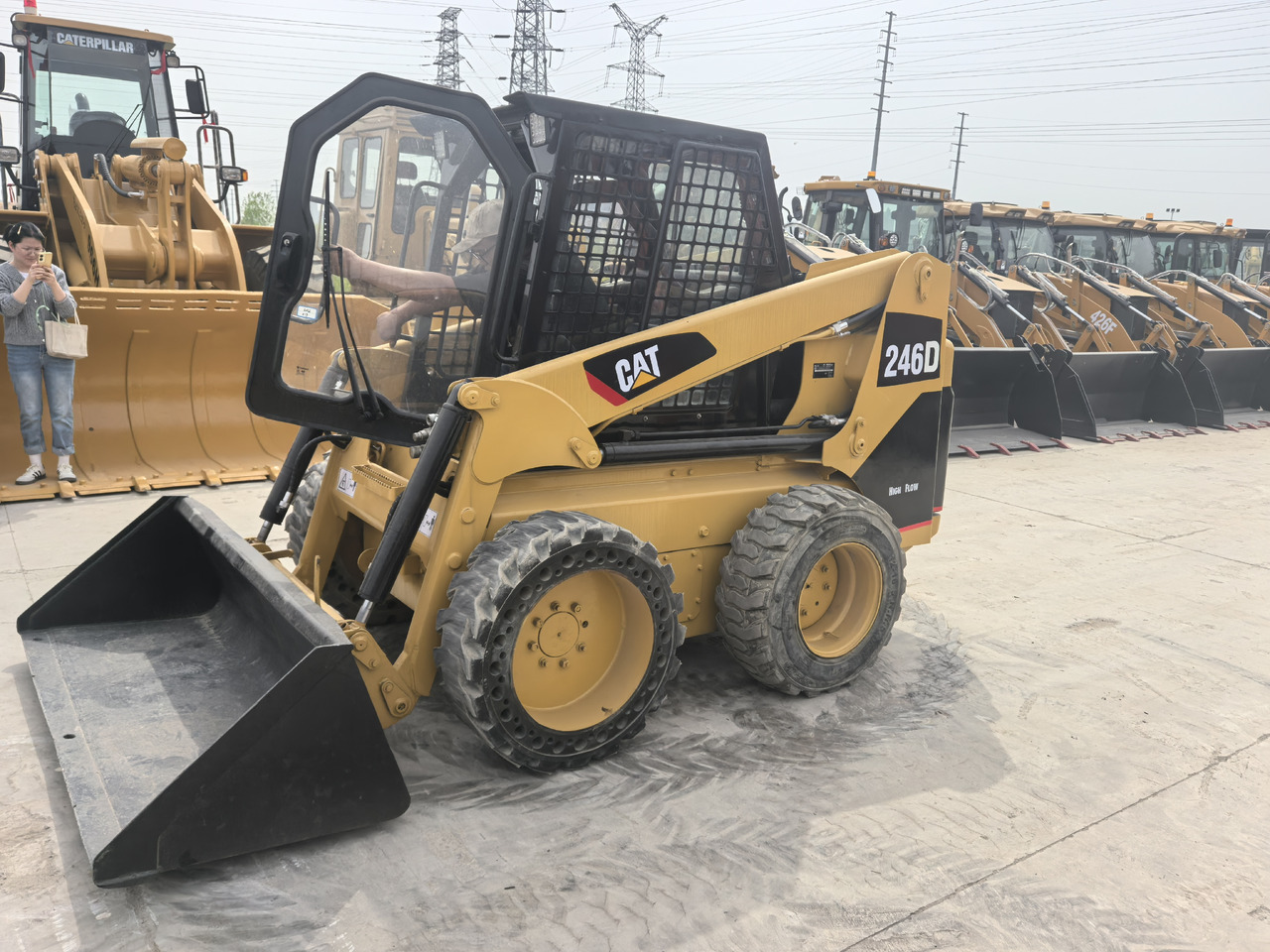 CAT 246D - 스키드 스티어 로더 : 사진 2 CAT 246D - 스키드 스티어 로더 : 사진 2
