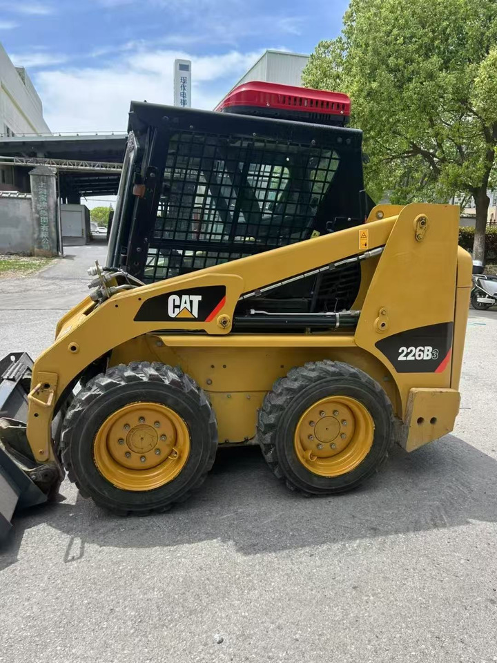 CATERPILLAR 226B-3 - 스키드 스티어 로더 : 사진 2 CATERPILLAR 226B-3 - 스키드 스티어 로더 : 사진 2