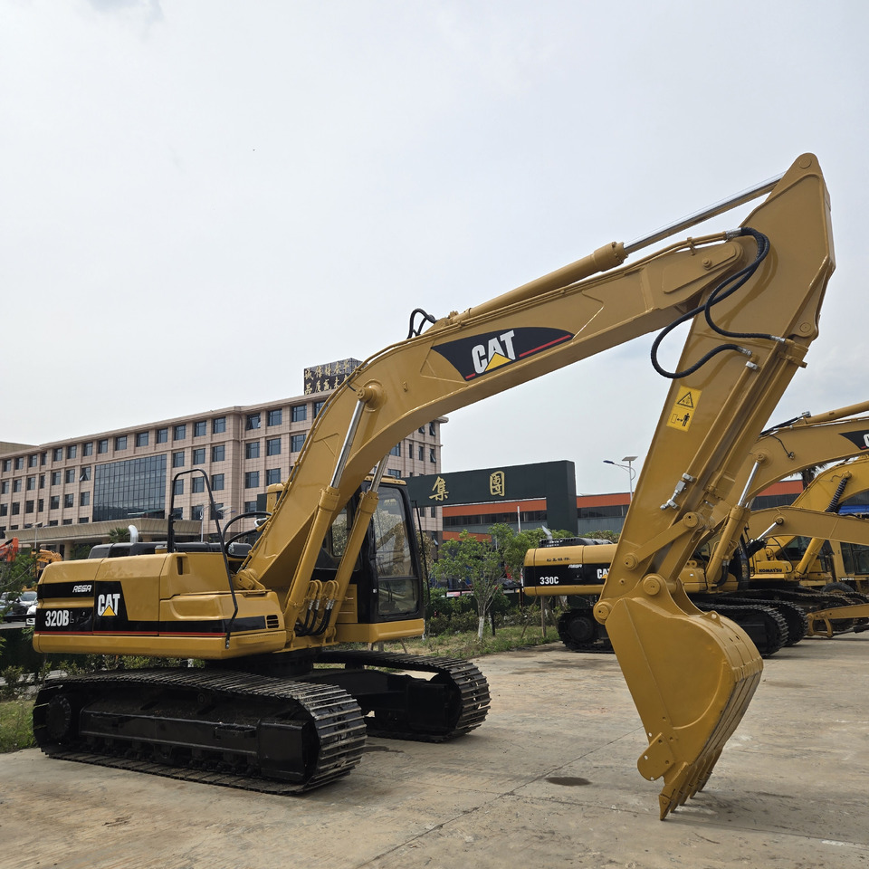 CATERPILLAR 320BL - 크롤러 굴삭기 : 사진 3 CATERPILLAR 320BL - 크롤러 굴삭기 : 사진 3