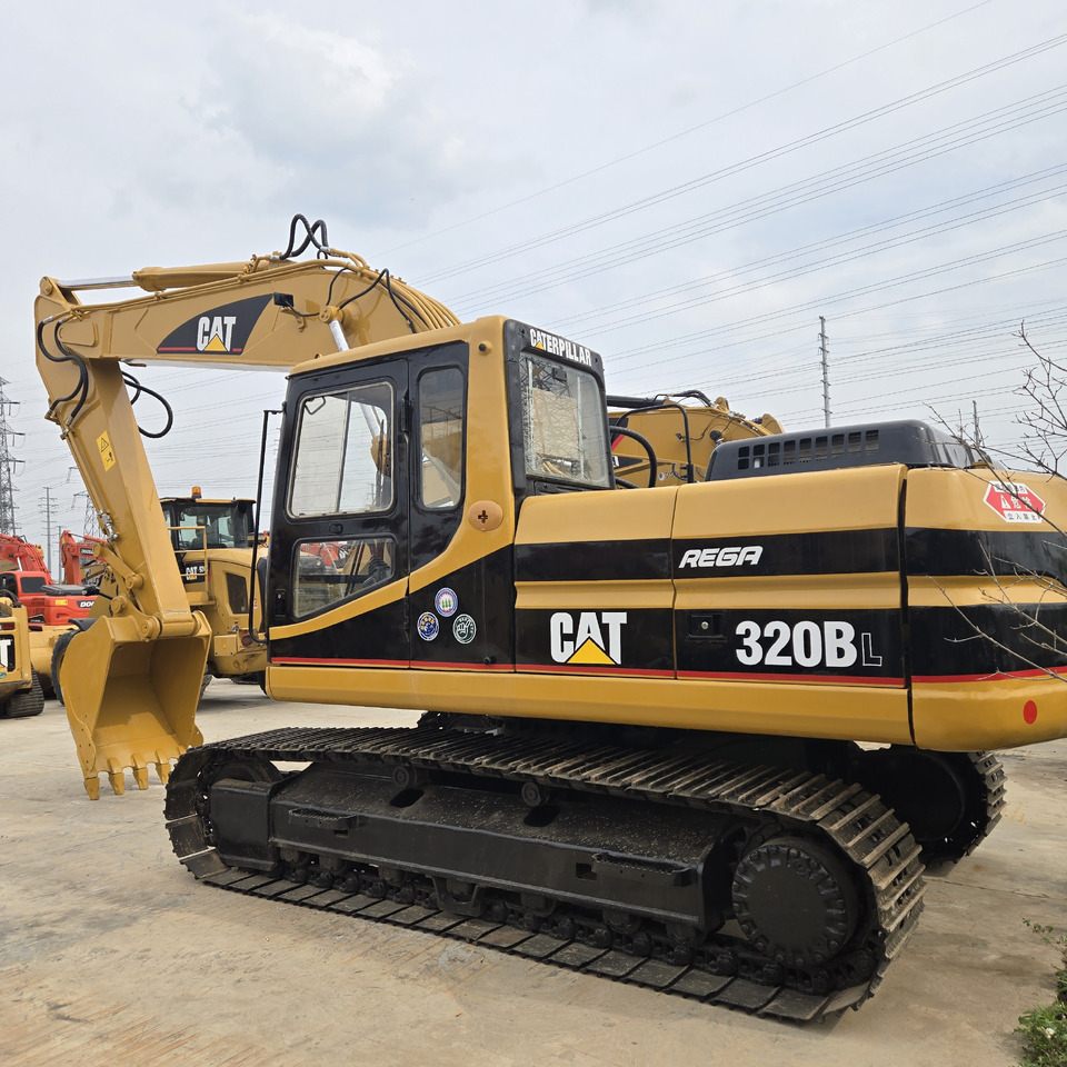 CATERPILLAR 320BL - 크롤러 굴삭기 : 사진 4 CATERPILLAR 320BL - 크롤러 굴삭기 : 사진 4