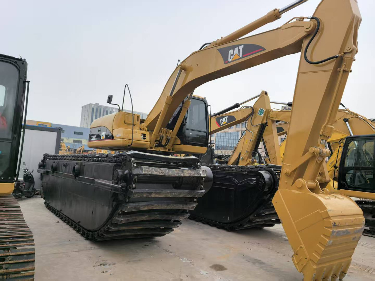 CATERPILLAR 320C boat excavator - 수륙양용 굴착기 : 사진 3 CATERPILLAR 320C boat excavator - 수륙양용 굴착기 : 사진 3