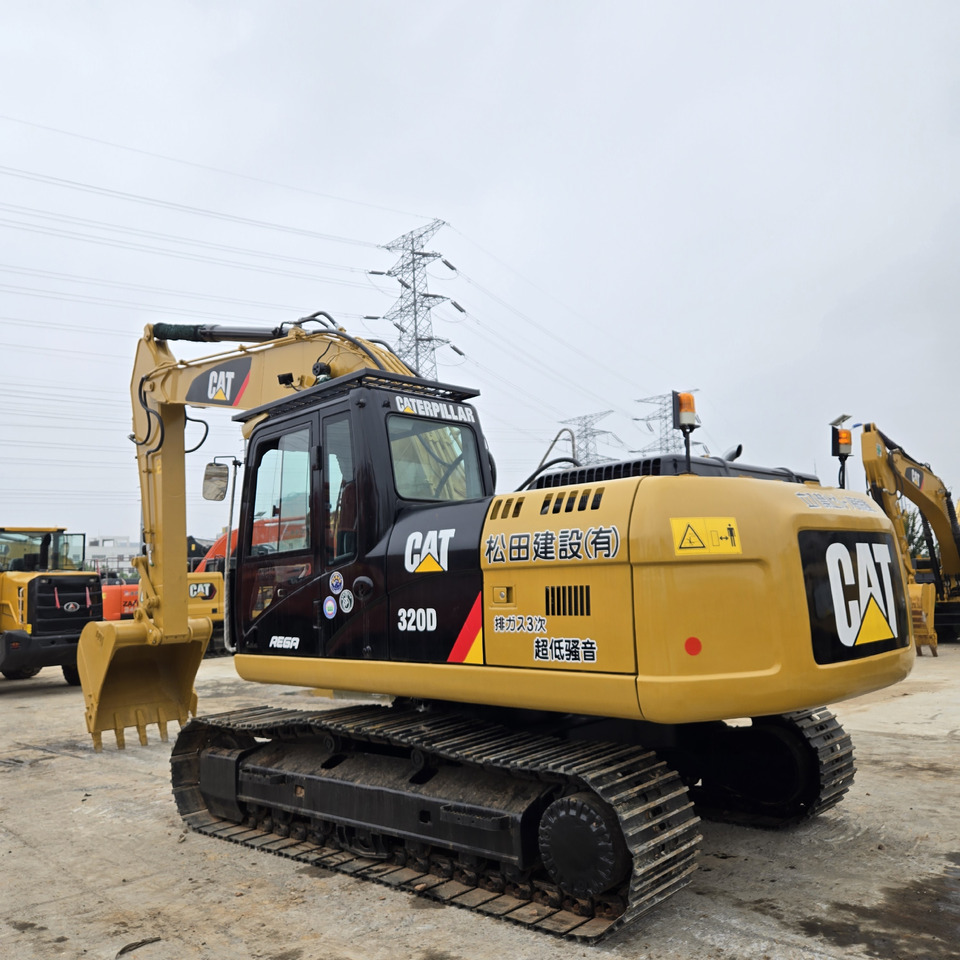 CATERPILLAR 320D - 크롤러 굴삭기 : 사진 2 CATERPILLAR 320D - 크롤러 굴삭기 : 사진 2