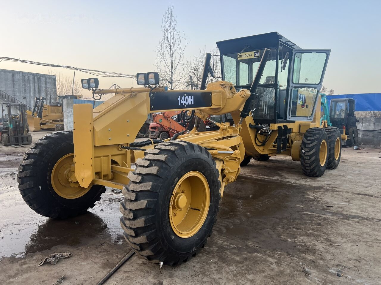 Caterpillar 140H - 그레이더 : 사진 1 Caterpillar 140H - 그레이더 : 사진 1