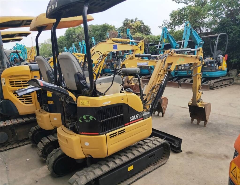 Caterpillar 301.5 CR - 미니 굴삭기 : 사진 1 Caterpillar 301.5 CR - 미니 굴삭기 : 사진 1