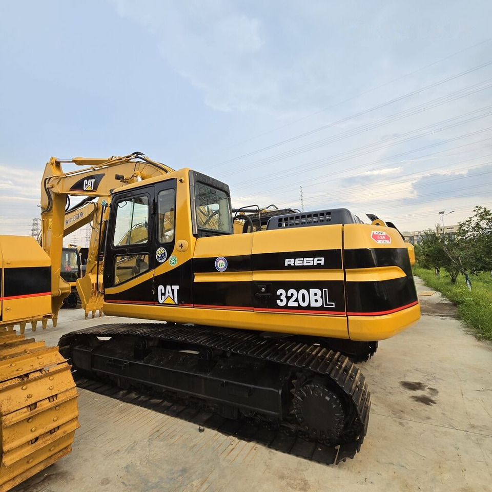 크롤러 굴삭기 Caterpillar 320BL : 사진 8