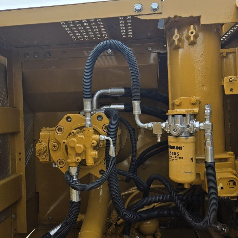 크롤러 굴삭기 Caterpillar 320BL : 사진 6