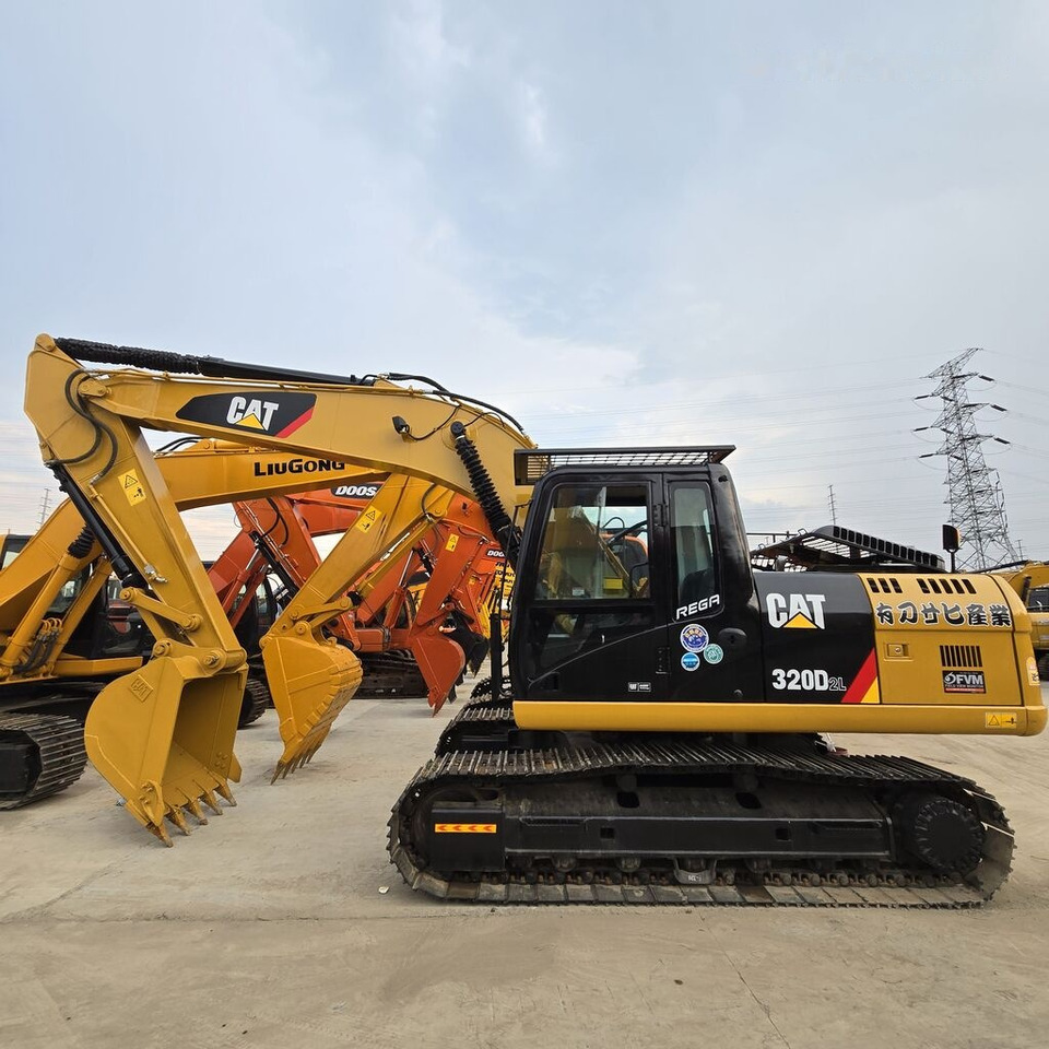 Caterpillar 320DL - 크롤러 굴삭기 : 사진 2 Caterpillar 320DL - 크롤러 굴삭기 : 사진 2