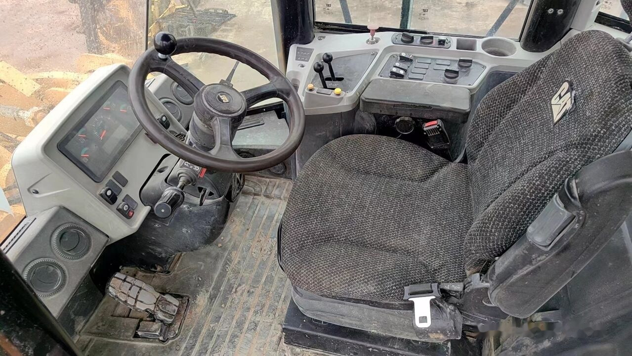 Caterpillar 950GC - 휠 로더 : 사진 4 Caterpillar 950GC - 휠 로더 : 사진 4