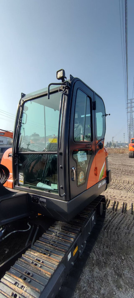 DOOSAN DX60E - 미니 굴삭기 : 사진 3 DOOSAN DX60E - 미니 굴삭기 : 사진 3