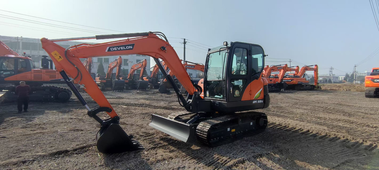 DOOSAN DX60E - 미니 굴삭기 : 사진 2 DOOSAN DX60E - 미니 굴삭기 : 사진 2