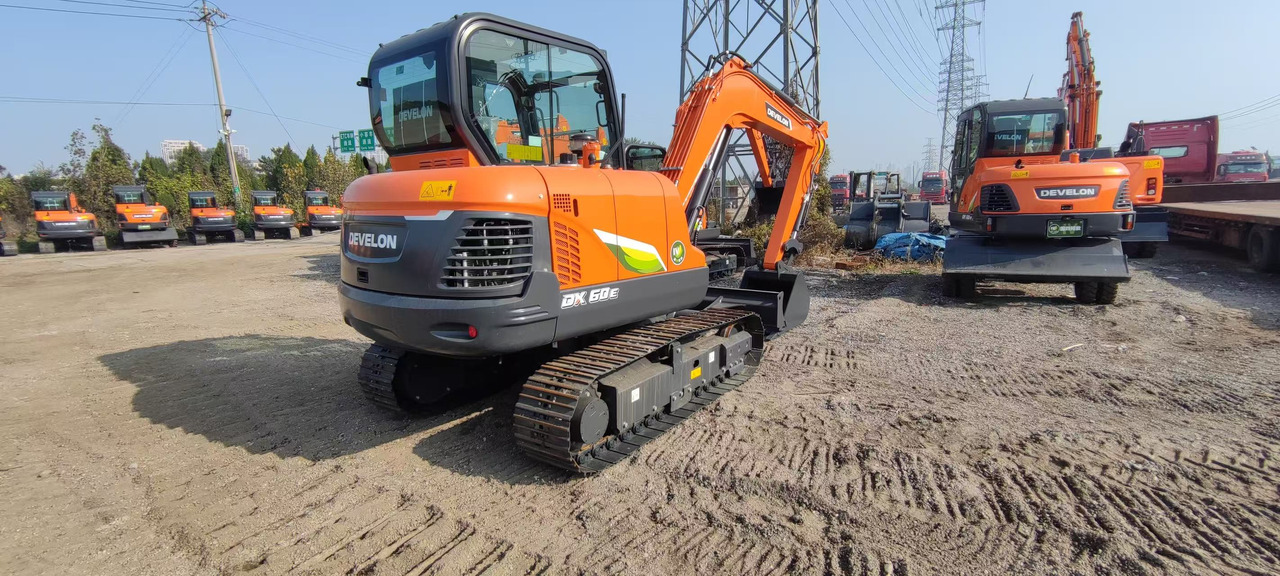 DOOSAN DX60E - 미니 굴삭기 : 사진 4 DOOSAN DX60E - 미니 굴삭기 : 사진 4