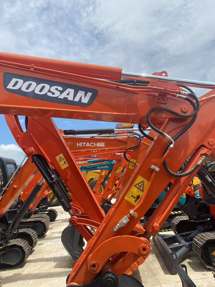 Doosan DH55 - 미니 굴삭기 : 사진 3 Doosan DH55 - 미니 굴삭기 : 사진 3