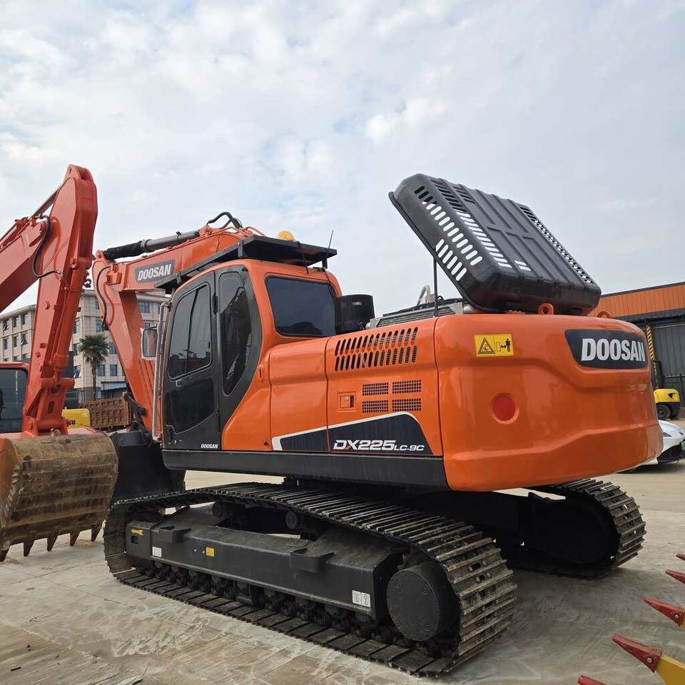 Doosan DX225LC - 크롤러 굴삭기 : 사진 1 Doosan DX225LC - 크롤러 굴삭기 : 사진 1