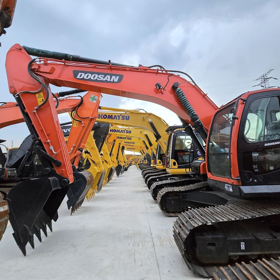 크롤러 굴삭기 Doosan DX225LC : 사진 7
