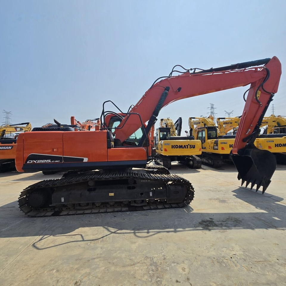 Doosan DX225 - 크롤러 굴삭기 : 사진 2 Doosan DX225 - 크롤러 굴삭기 : 사진 2