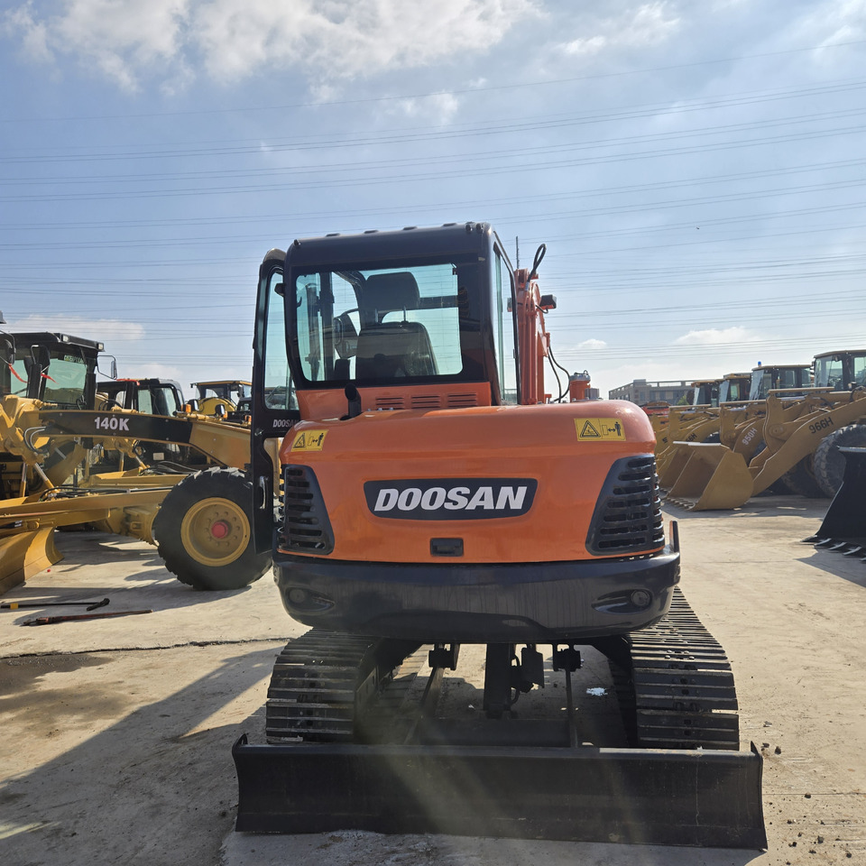 Doosan DX60 - 미니 굴삭기 : 사진 5 Doosan DX60 - 미니 굴삭기 : 사진 5