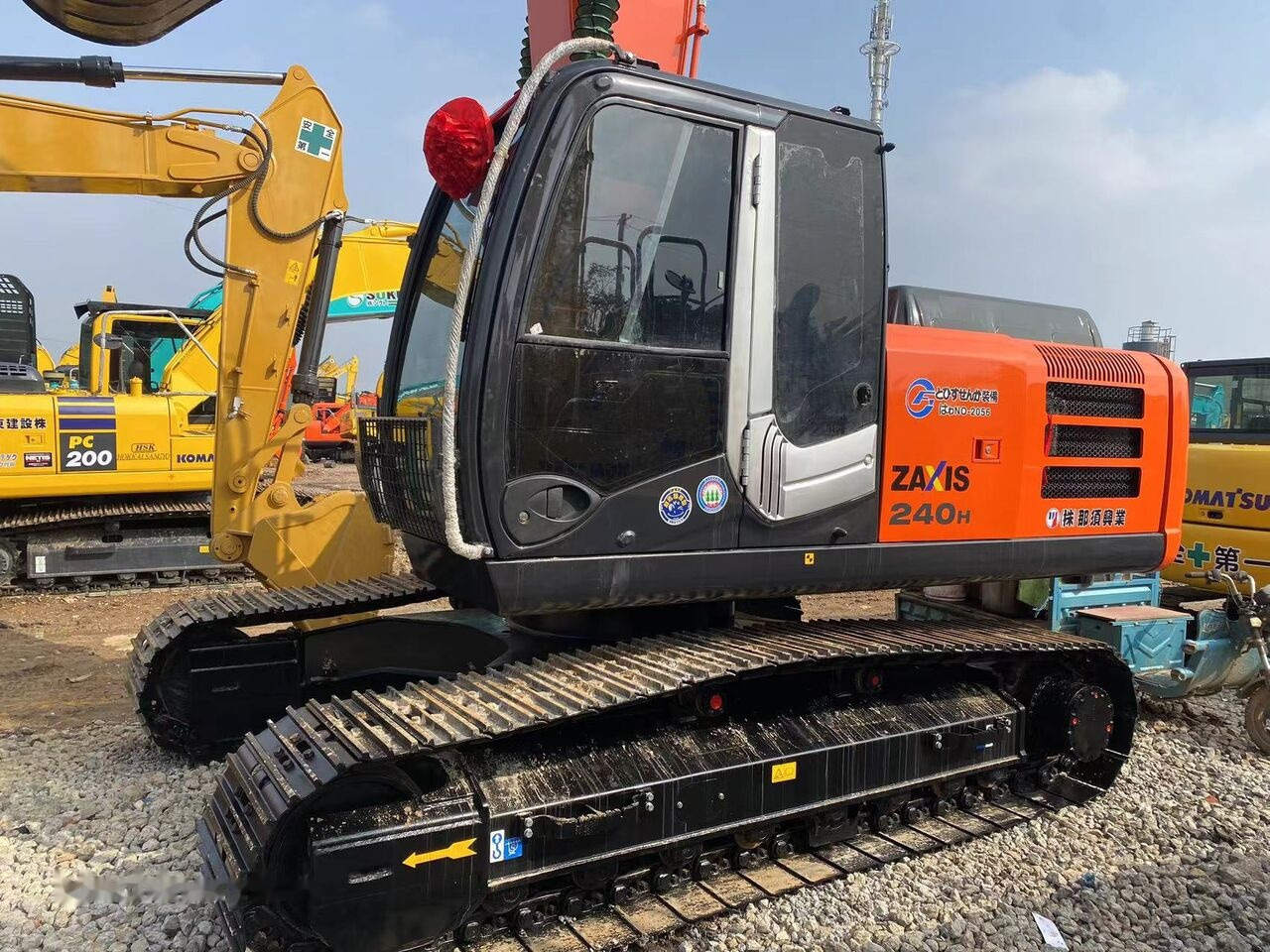 크롤러 굴삭기 Hitachi ZX240H : 사진 9