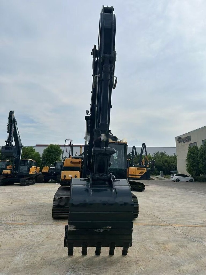 Hyundai HX220 - 크롤러 굴삭기 : 사진 4 Hyundai HX220 - 크롤러 굴삭기 : 사진 4