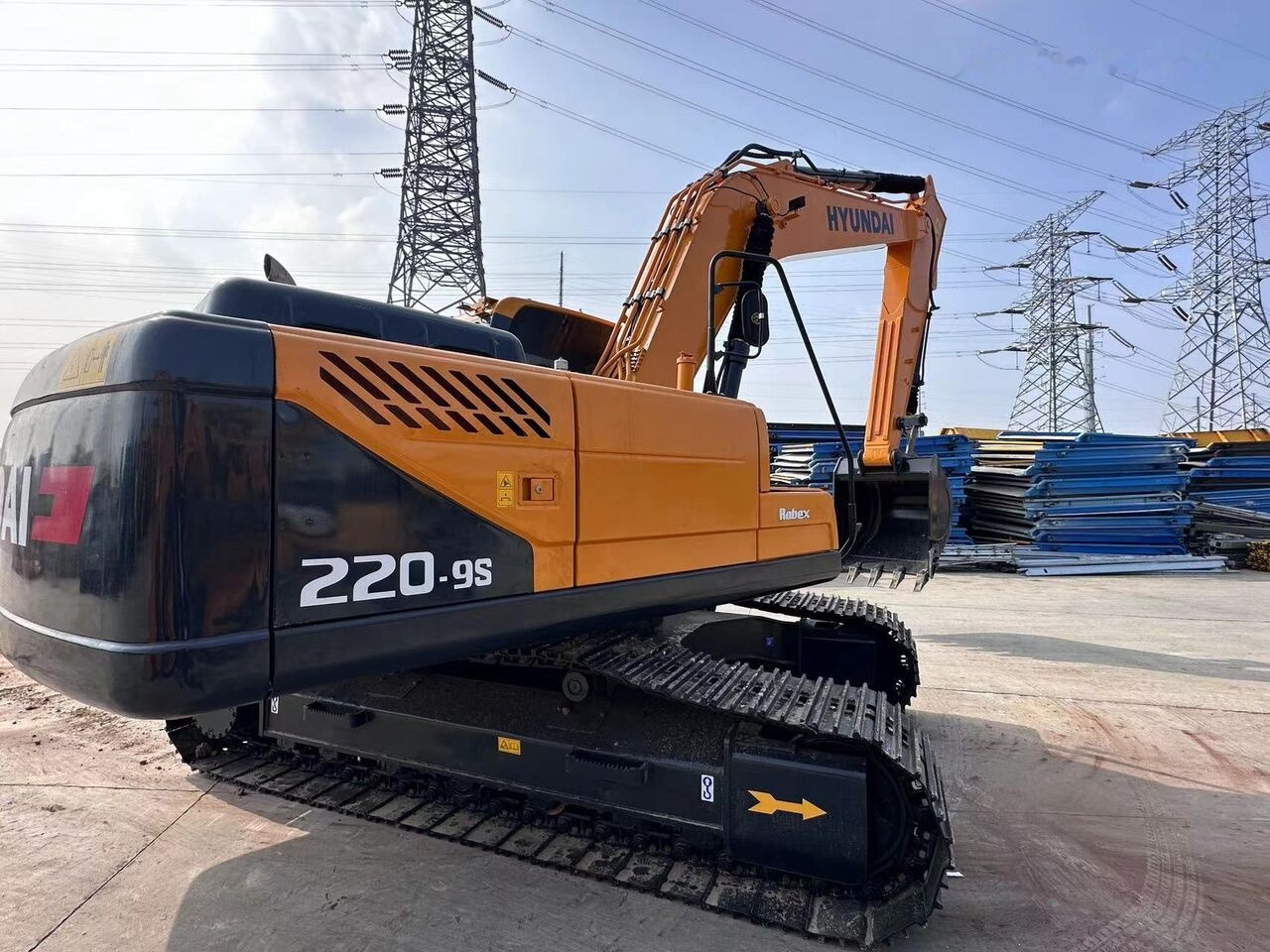 크롤러 굴삭기 Hyundai R220-9S : 사진 7