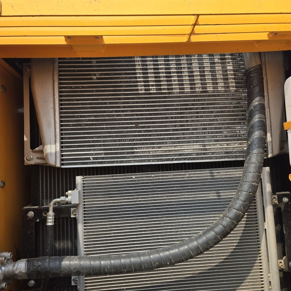 Hyundai R225-9S - 크롤러 굴삭기 : 사진 4 Hyundai R225-9S - 크롤러 굴삭기 : 사진 4