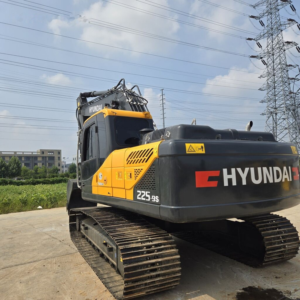 Hyundai R225-9S - 크롤러 굴삭기 : 사진 5 Hyundai R225-9S - 크롤러 굴삭기 : 사진 5