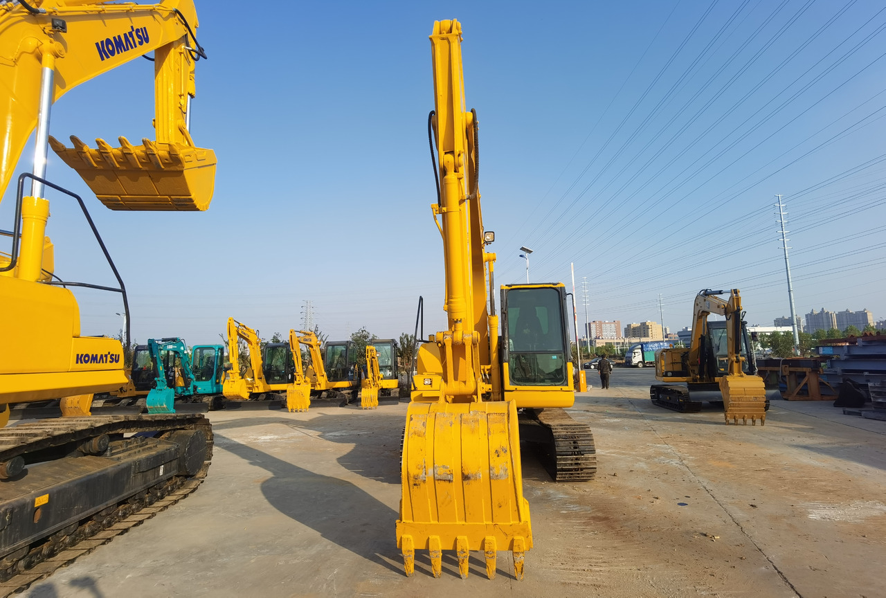 KOMATSU PC130-7 - 미니 굴삭기 : 사진 4 KOMATSU PC130-7 - 미니 굴삭기 : 사진 4