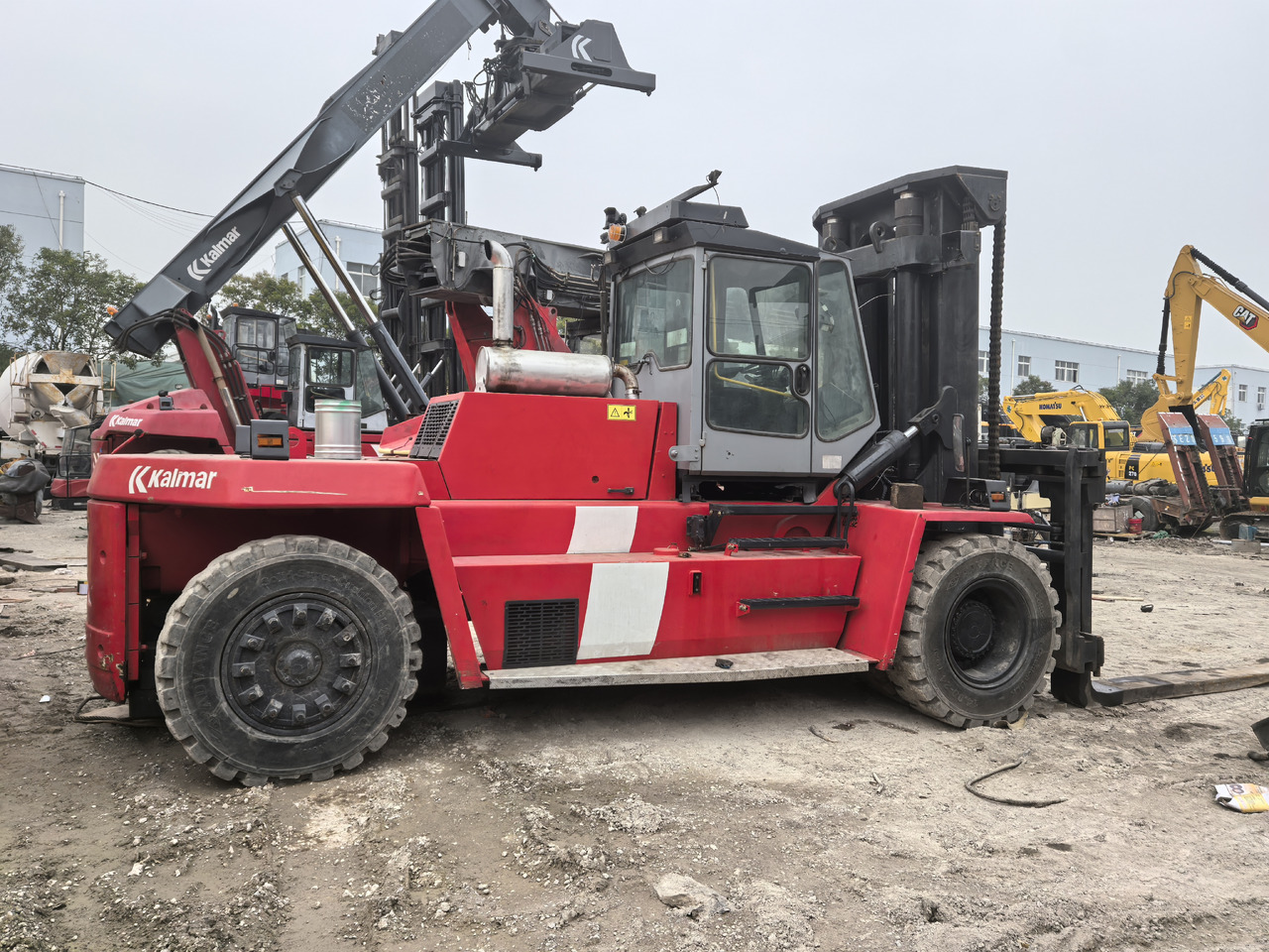 Kalmar DCD250-12LB - 리치 스태커 : 사진 2 Kalmar DCD250-12LB - 리치 스태커 : 사진 2