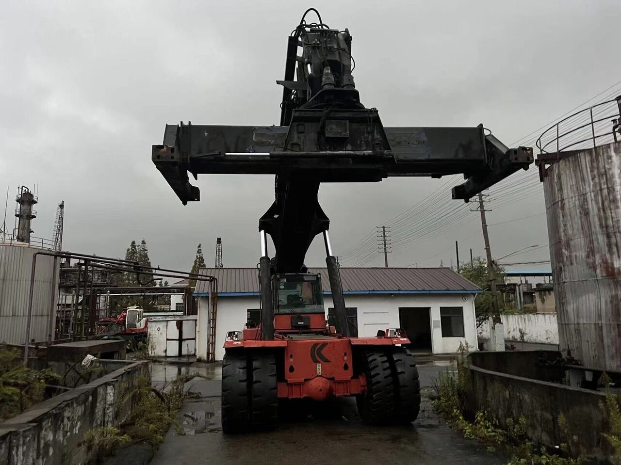 Kalmar DRF450-60S5 - 리치 스태커 : 사진 1 Kalmar DRF450-60S5 - 리치 스태커 : 사진 1