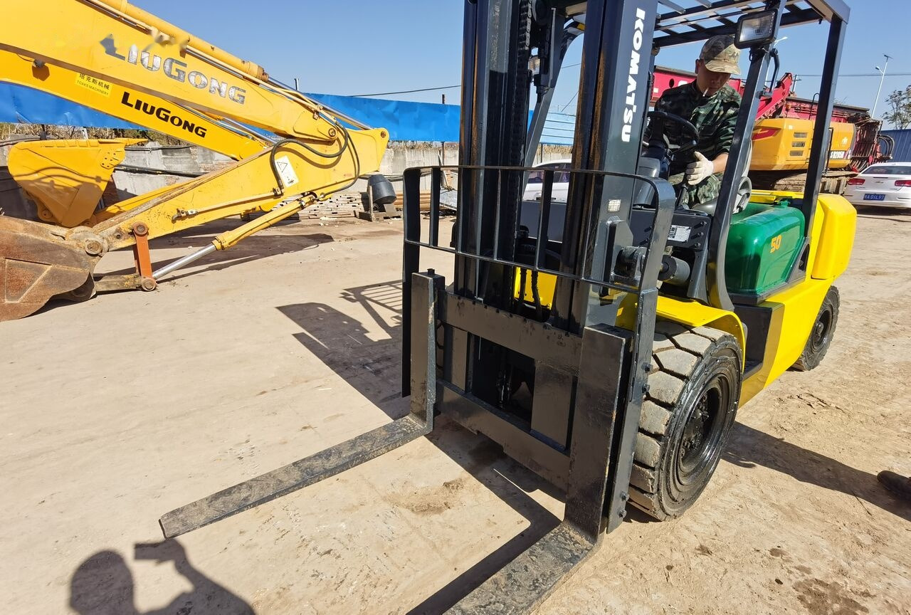 Komatsu FD50 - 지게차 : 사진 5 Komatsu FD50 - 지게차 : 사진 5