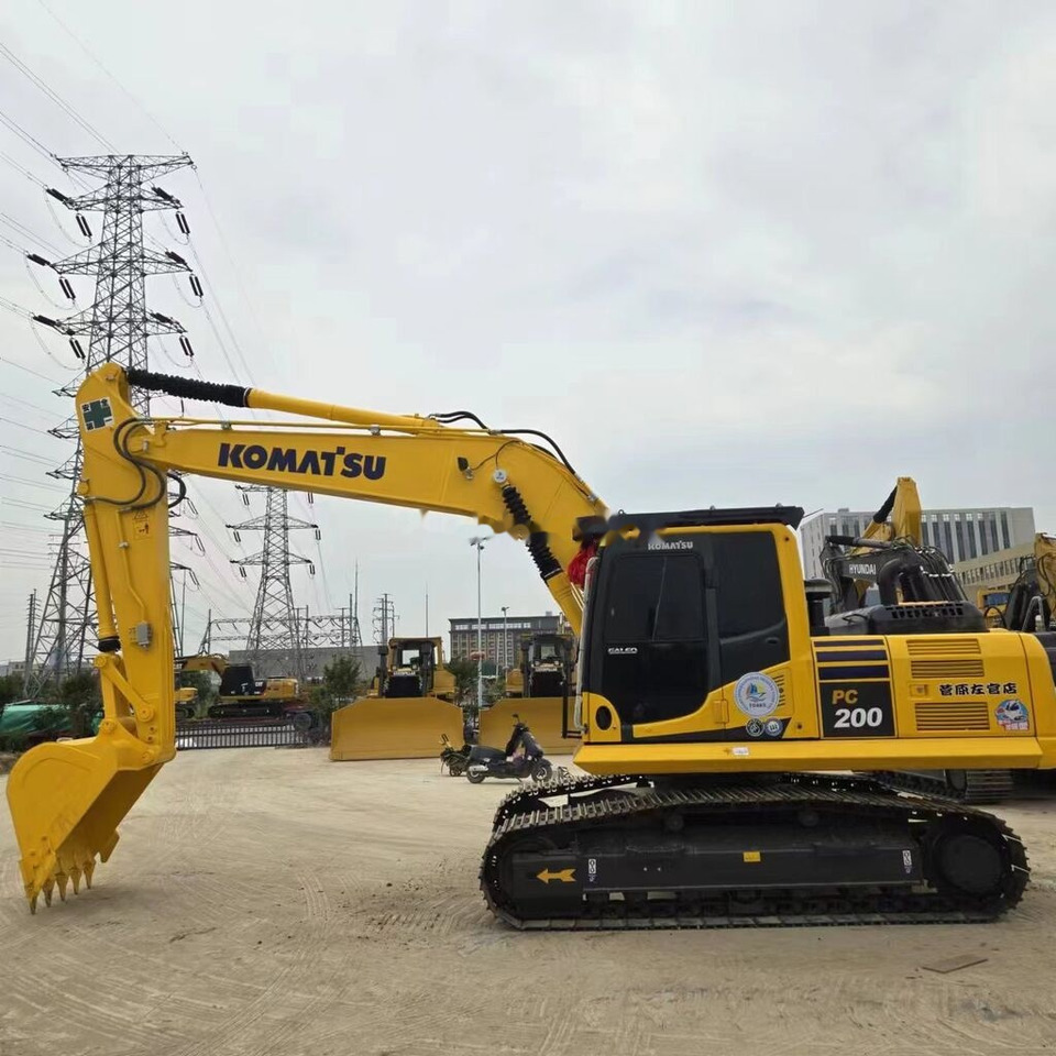 Komatsu PC200-8 - 크롤러 굴삭기 : 사진 3 Komatsu PC200-8 - 크롤러 굴삭기 : 사진 3