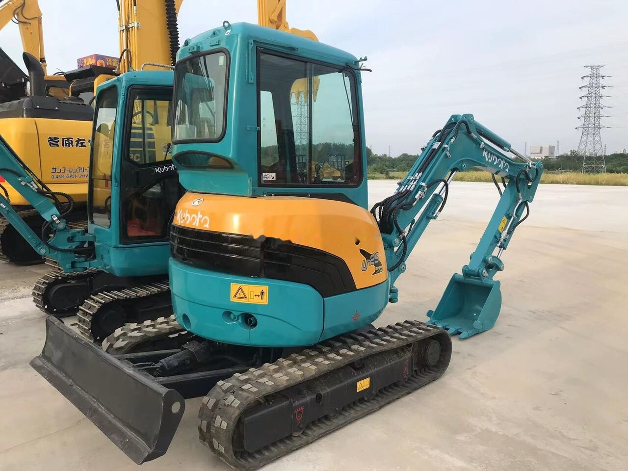 Kubota U25 - 미니 굴삭기 : 사진 1 Kubota U25 - 미니 굴삭기 : 사진 1