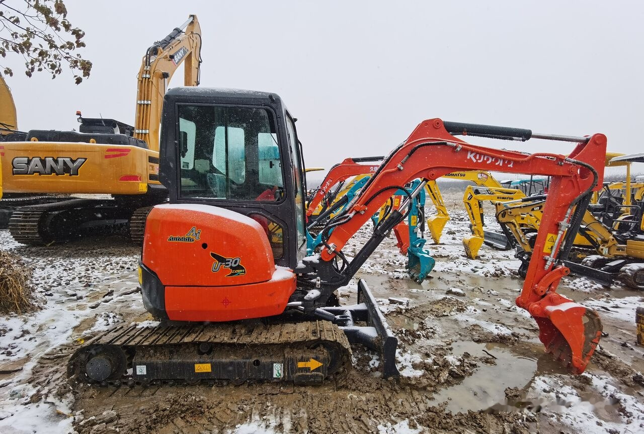 Kubota U30 - 미니 굴삭기 : 사진 1 Kubota U30 - 미니 굴삭기 : 사진 1
