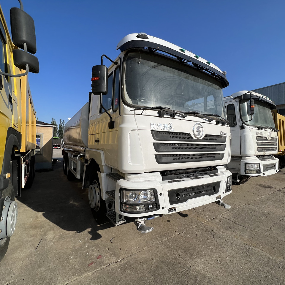 SHACMAN F3000 Water Truck - 트럭 : 사진 2 SHACMAN F3000 Water Truck - 트럭 : 사진 2