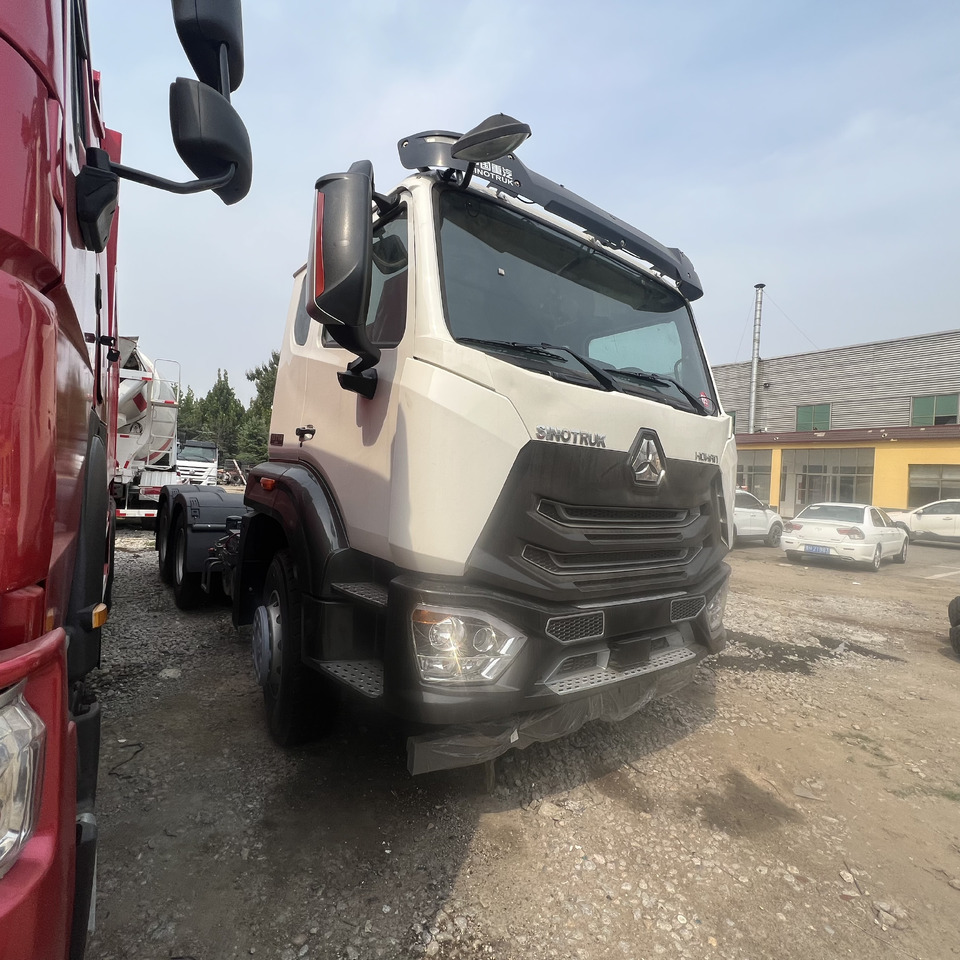 SINOTRUK HOHAN - 트랙터 유닛 : 사진 2 SINOTRUK HOHAN - 트랙터 유닛 : 사진 2