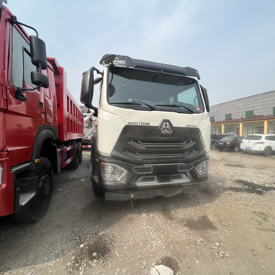 SINOTRUK HOHAN - 트랙터 유닛 : 사진 1 SINOTRUK HOHAN - 트랙터 유닛 : 사진 1