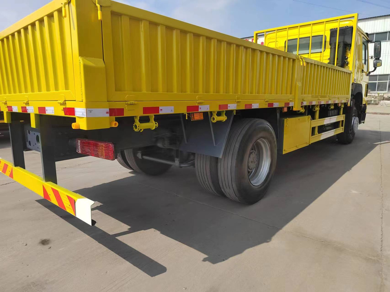 SINOTRUK HOWO 4x2 cargo truck - 덤프트럭 : 사진 5 SINOTRUK HOWO 4x2 cargo truck - 덤프트럭 : 사진 5
