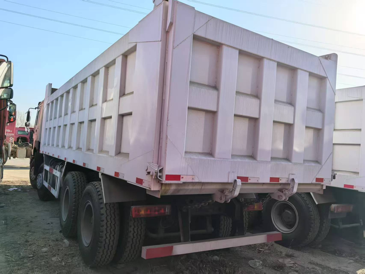 SINOTRUK HOWO 8x4 - 덤프트럭 : 사진 4 SINOTRUK HOWO 8x4 - 덤프트럭 : 사진 4