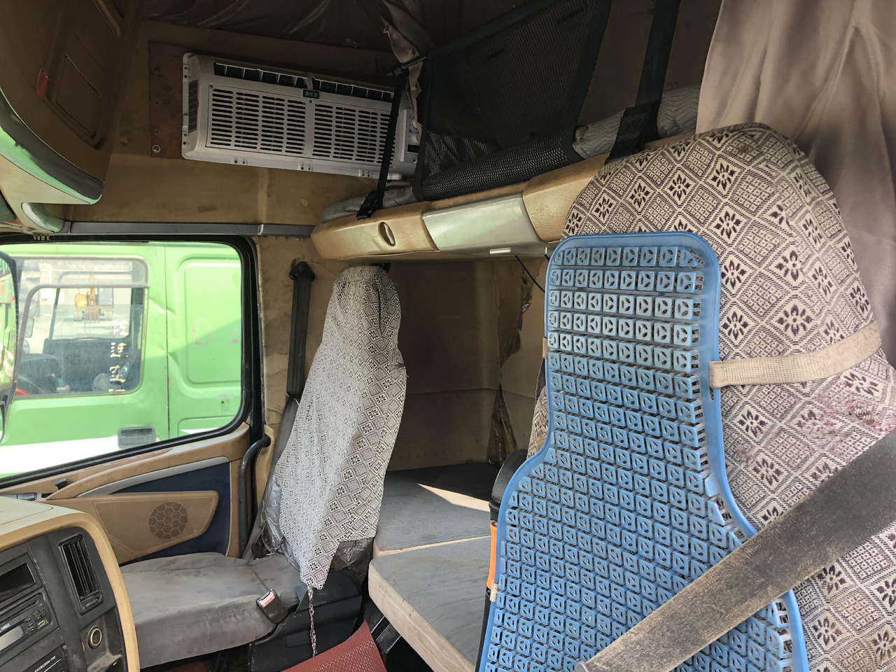 SINOTRUK HOWO A7 - 트랙터 유닛 : 사진 4 SINOTRUK HOWO A7 - 트랙터 유닛 : 사진 4