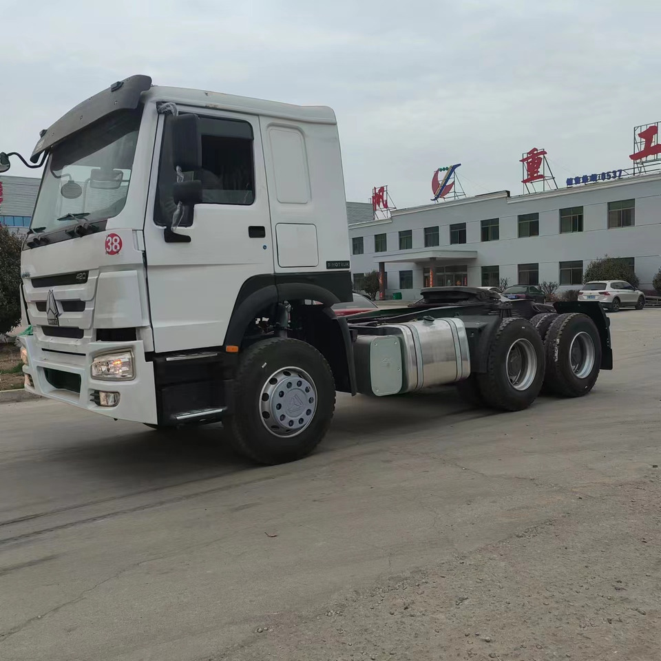 SINOTRUK HOWO trailer head - 트랙터 유닛 : 사진 3 SINOTRUK HOWO trailer head - 트랙터 유닛 : 사진 3