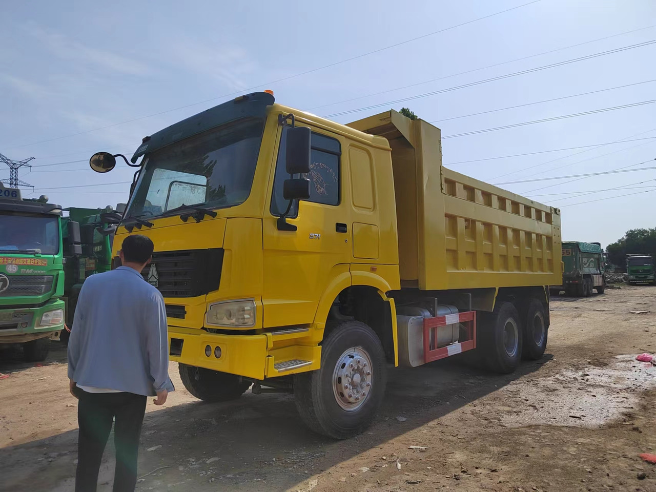 SINOTRUK HOWO - 덤프트럭 : 사진 2 SINOTRUK HOWO - 덤프트럭 : 사진 2