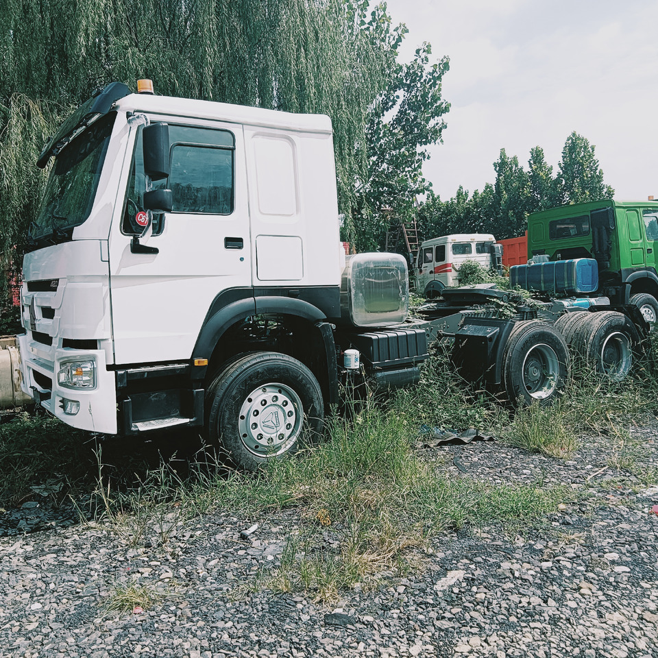SINOTRUK HOWO - 트랙터 유닛 : 사진 2 SINOTRUK HOWO - 트랙터 유닛 : 사진 2