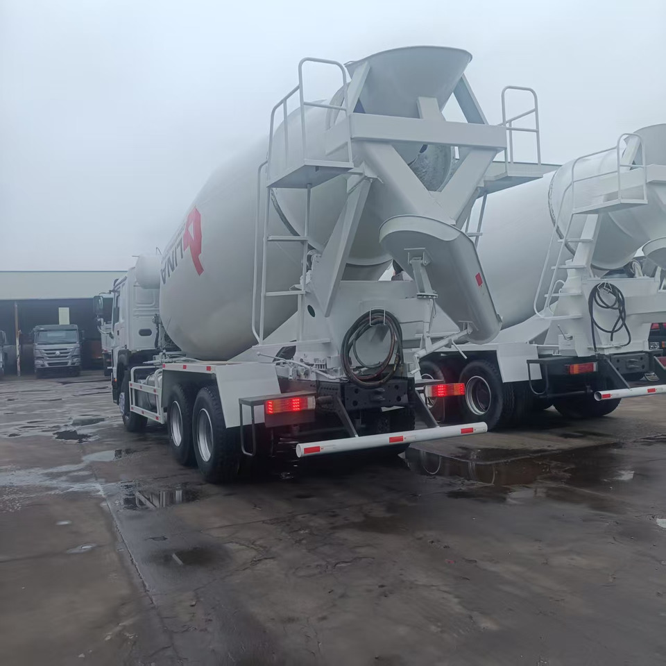 SINOTRUK HOWO - 트럭 : 사진 2 SINOTRUK HOWO - 트럭 : 사진 2