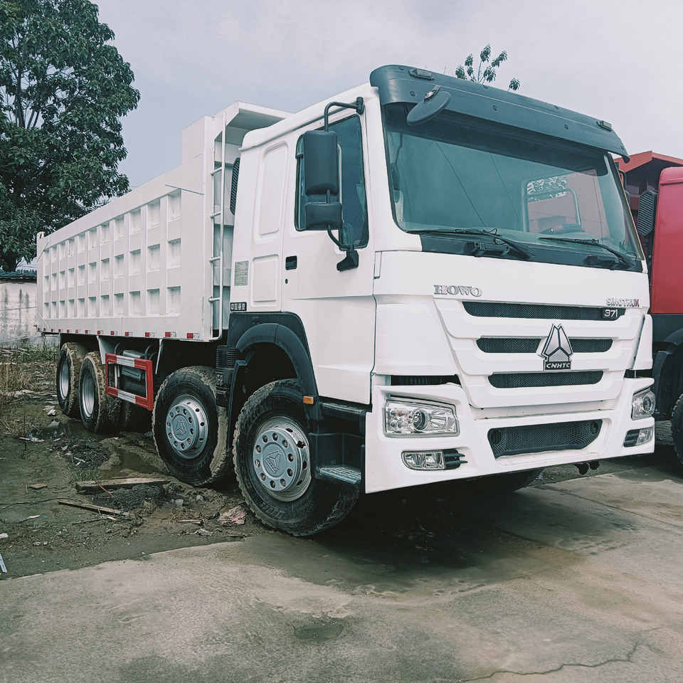 SINOTRUK HOWO - 덤프트럭 : 사진 1 SINOTRUK HOWO - 덤프트럭 : 사진 1