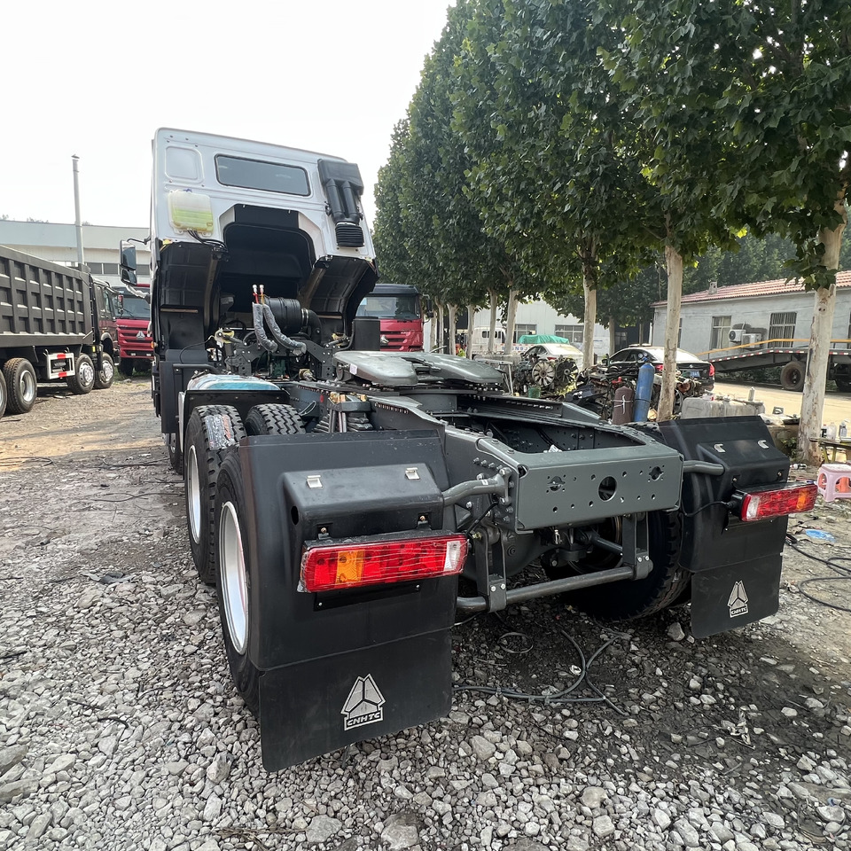 SINOTRUK Howo tractor head - 트랙터 유닛 : 사진 1 SINOTRUK Howo tractor head - 트랙터 유닛 : 사진 1