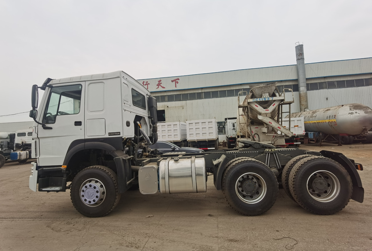 SINOTRUK Howo trailer head - 트랙터 유닛 : 사진 5 SINOTRUK Howo trailer head - 트랙터 유닛 : 사진 5